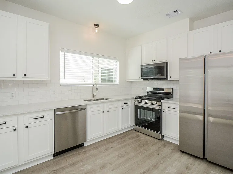 9939 Farrell Dr — Photo 7