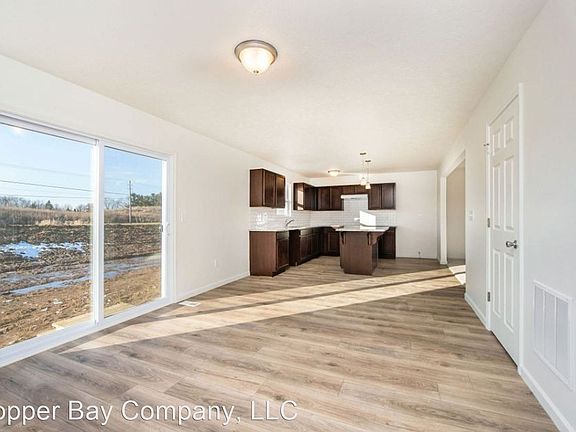 5th image of 107 Grandview