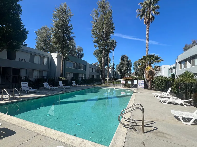 North Park Aparments — Photo 5
