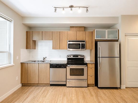 3rd image of 9655 King George Blvd #114