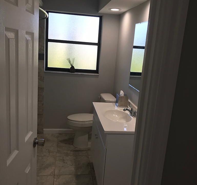 1st image of 4989 Venetian Blvd NE