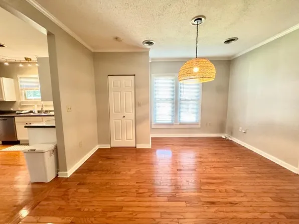 1129 W Jackson St, Tupelo, MS 38804