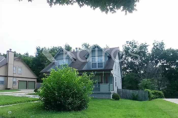 4415 The Paseo Blvd — Photo 3
