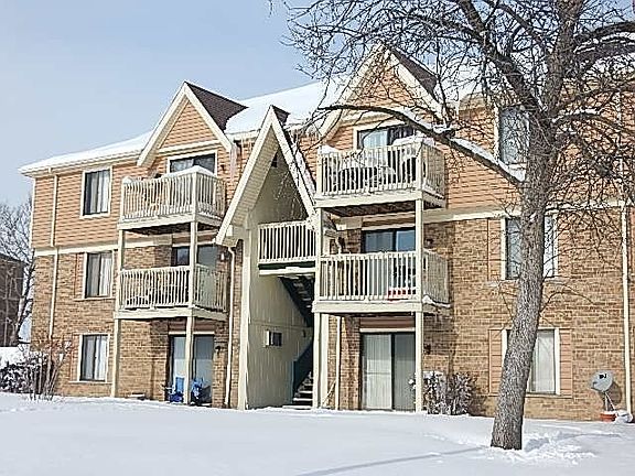 4th image of 560 Gregory Ave