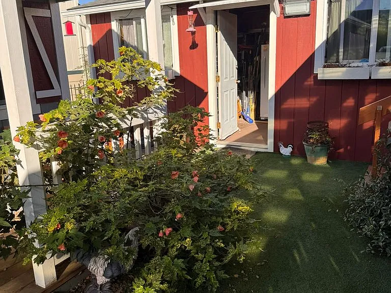 11 Pond Ln — Photo 24