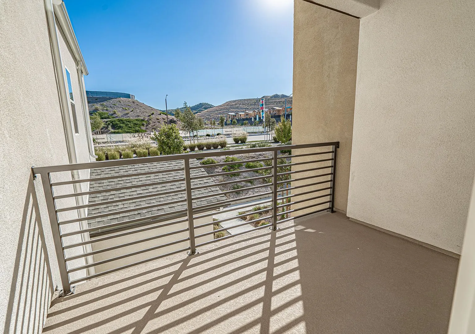 Five Points - 2 Bedroom Townhome for Rent in Valencia. — Photo 4