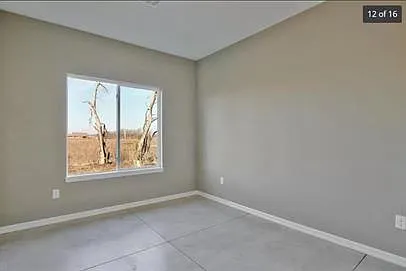 4863 N Hillside Ct — Photo 10