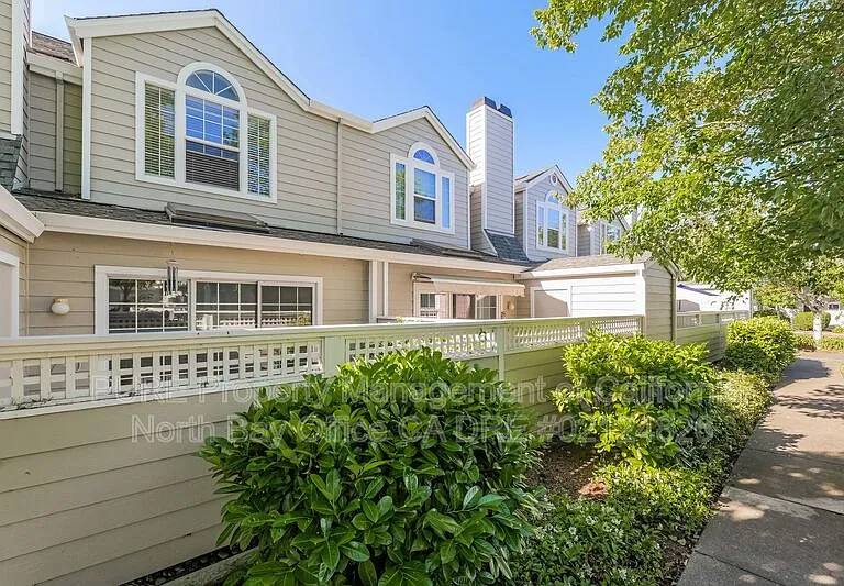 599 Spruce St — Photo 21