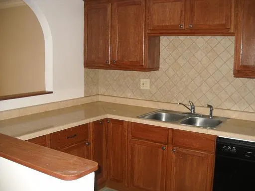 1360 N Geneva Dr #2A — Photo 2