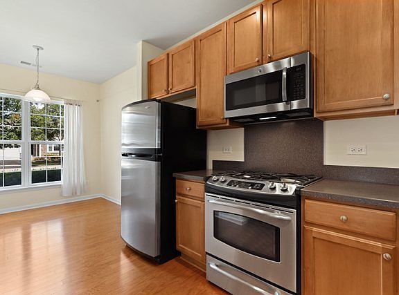 3rd image of 3361 Bagatelle Ln