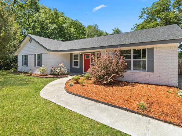 214 Jefferson Cir SE, Allenhurst, GA 31301