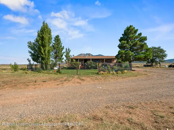 224 Snell Rd, Carrizozo, NM 88301
