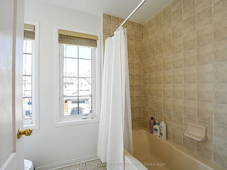 14 Middlecote Dr — Photo 17
