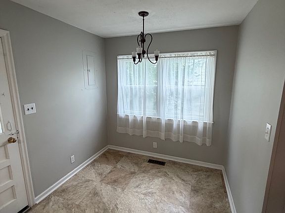 3rd image of 514 S Wooldridge Rd
