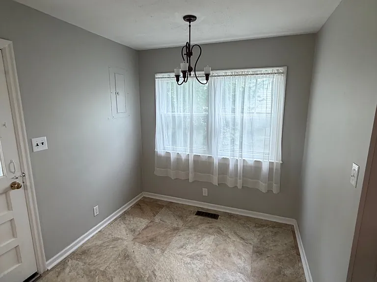 514 S Wooldridge Rd — Photo 3