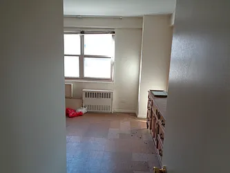 Sold by Thomas Lipovetsky, LREB
