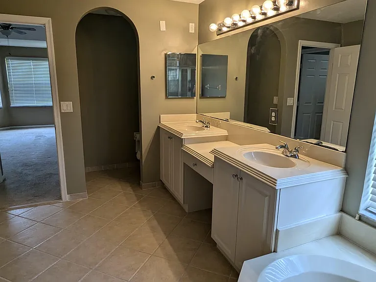 9015 Alexandra Cir — Photo 3