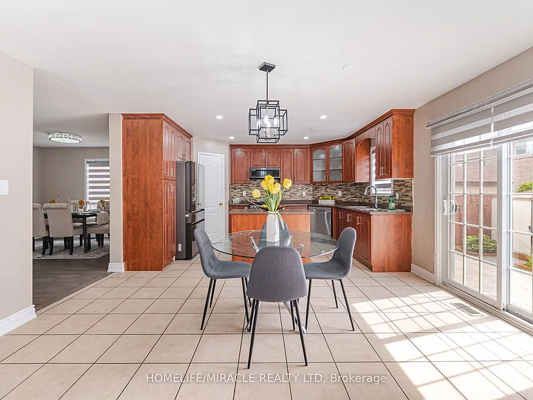 41 Beachpoint Blvd #UPPER — Photo 13