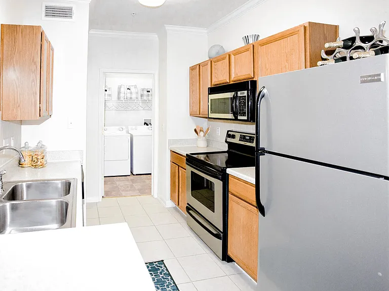 Estancia Apartments — Photo 10