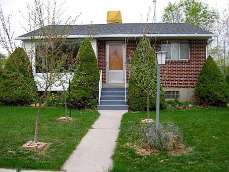 1st image of 952 E Harvard Ave