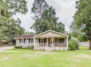 911 Deerfield Rd E, Bloomingdale, GA 31302