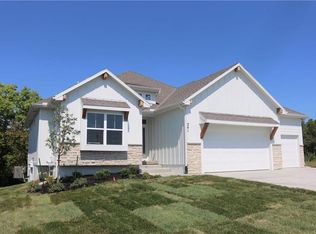 241 S Singletree Dr, Olathe, KS 66061