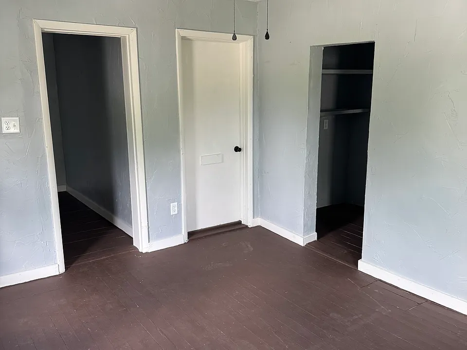 1717 Main St #1