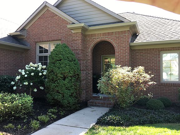 3rd image of 3991 Brockton Manor North Dr