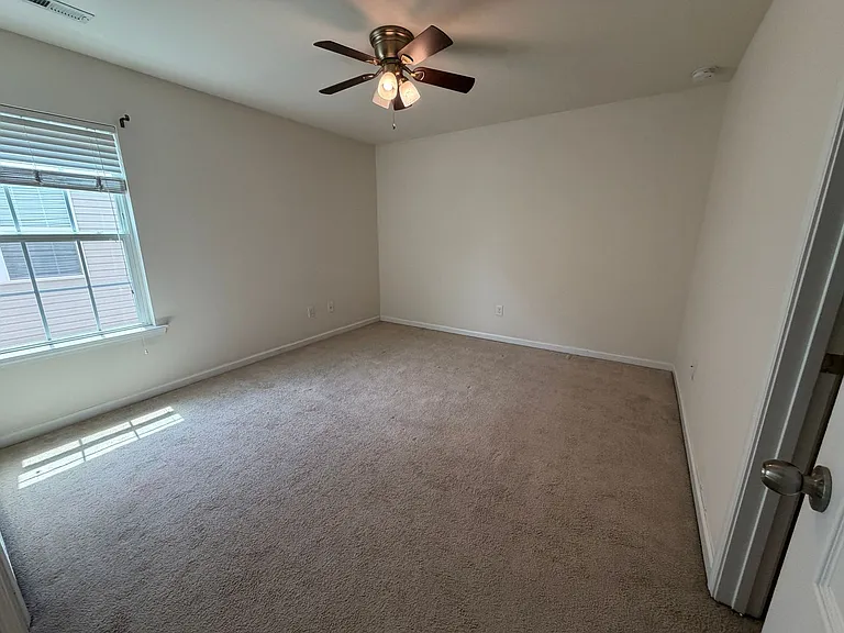 137 Sequoia St — Photo 16