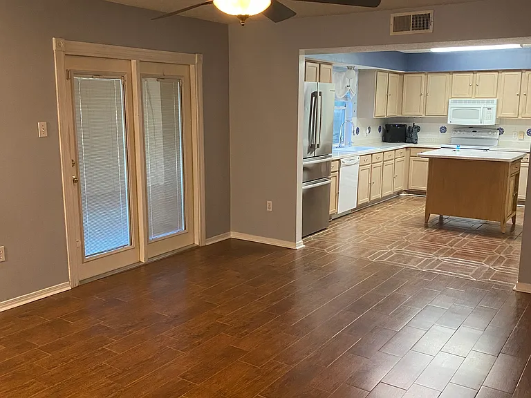 2418 Headwaters Dr — Photo 4