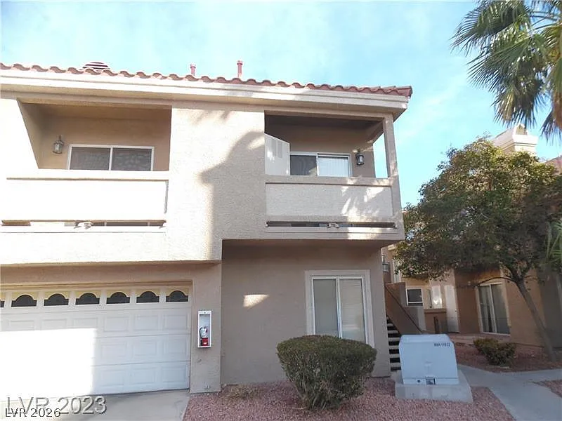 2 bed, 2.0 bath, 1427 sqft, $1,600 — Photo 3