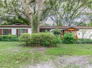 538 Crystal Lake Rd, Lutz, FL 33548