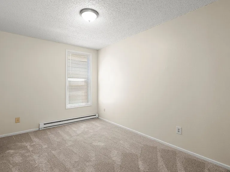 2040-2050 NE Rodney Ave — Photo 6
