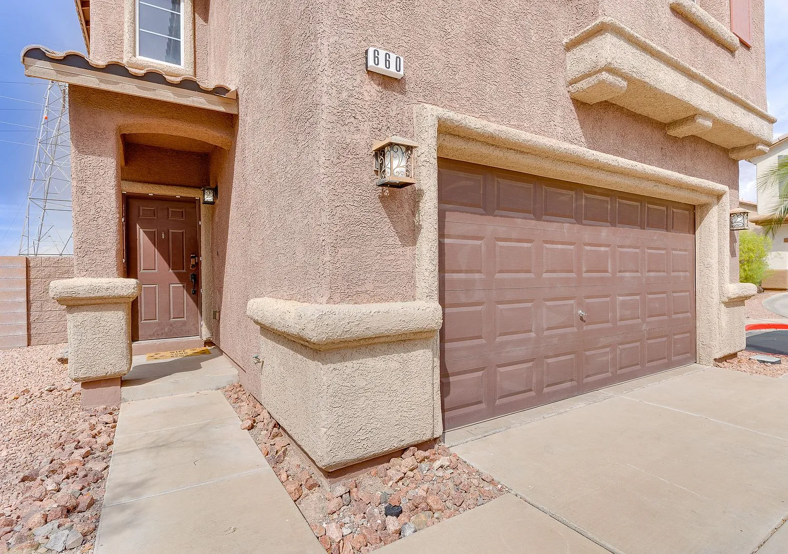 Vibrant 3bedroom 2.5bath Home In 89015 — Photo 4