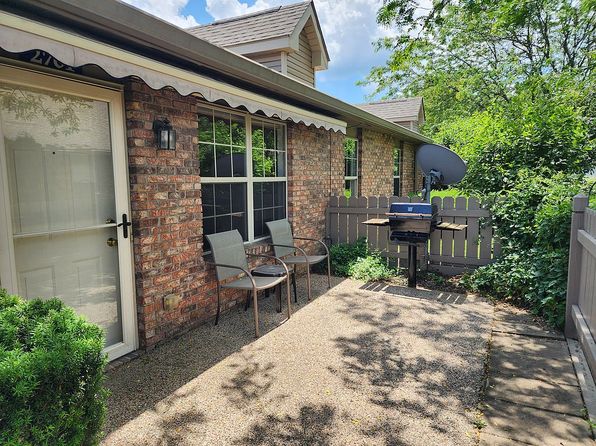 2761 Shakespeare Ln