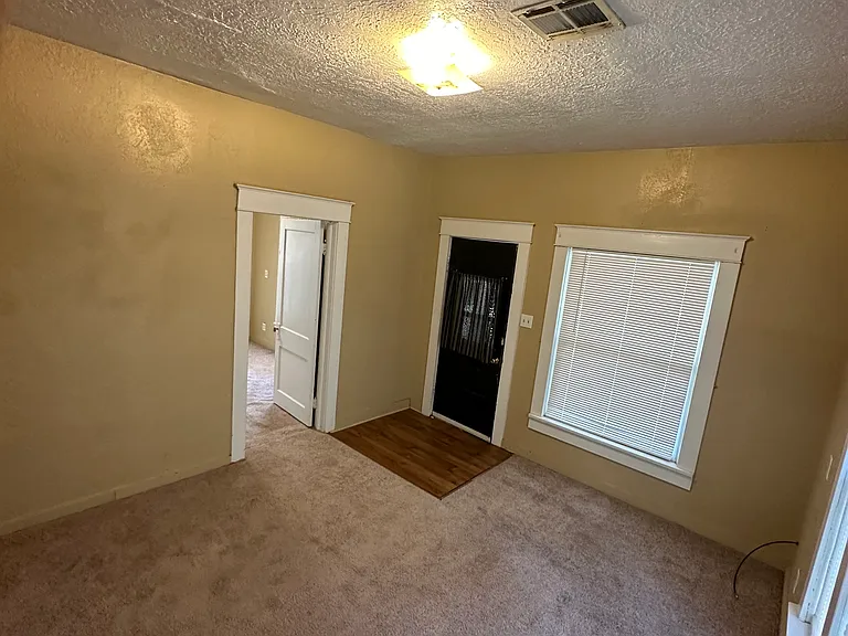 517 Sherman St — Photo 2