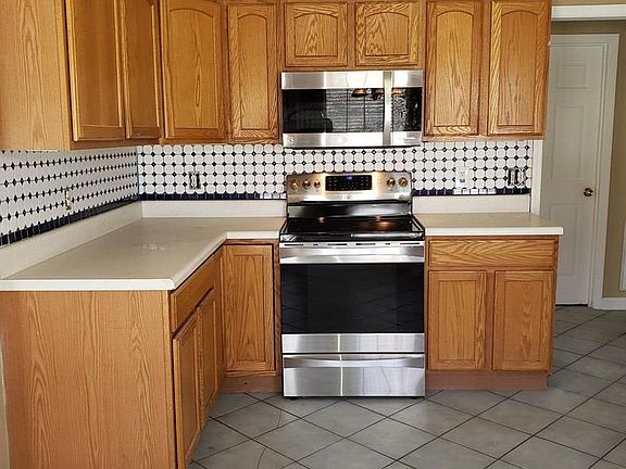 4th image of 6406 Honeywood Ln