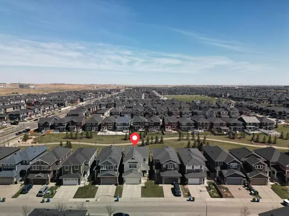 30 W Redstone Parade NE, Calgary, AB T3N 0J7