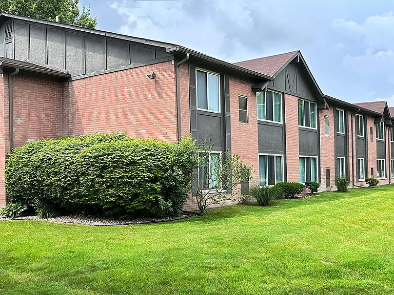 Newly upgraded interiors with white shaker style cabinets and granite look countertops. Convenient Southfield location. Pool and sundeck for summer fun nearby.