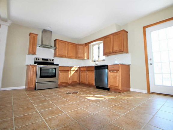 5th image of 3840 Church Ln