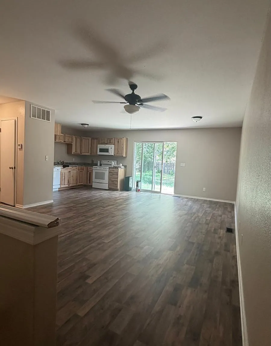 2 bed, 966 sqft, $1,250 — Photo 4