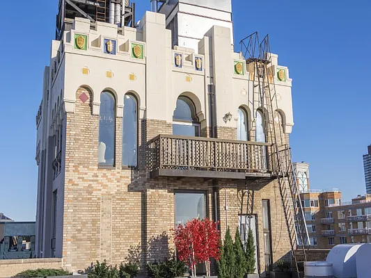 Sold by Sotheby's International Realty | media 11