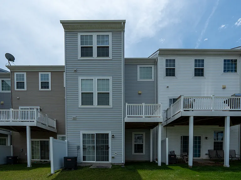 9624 Eaves Dr-4_07032025