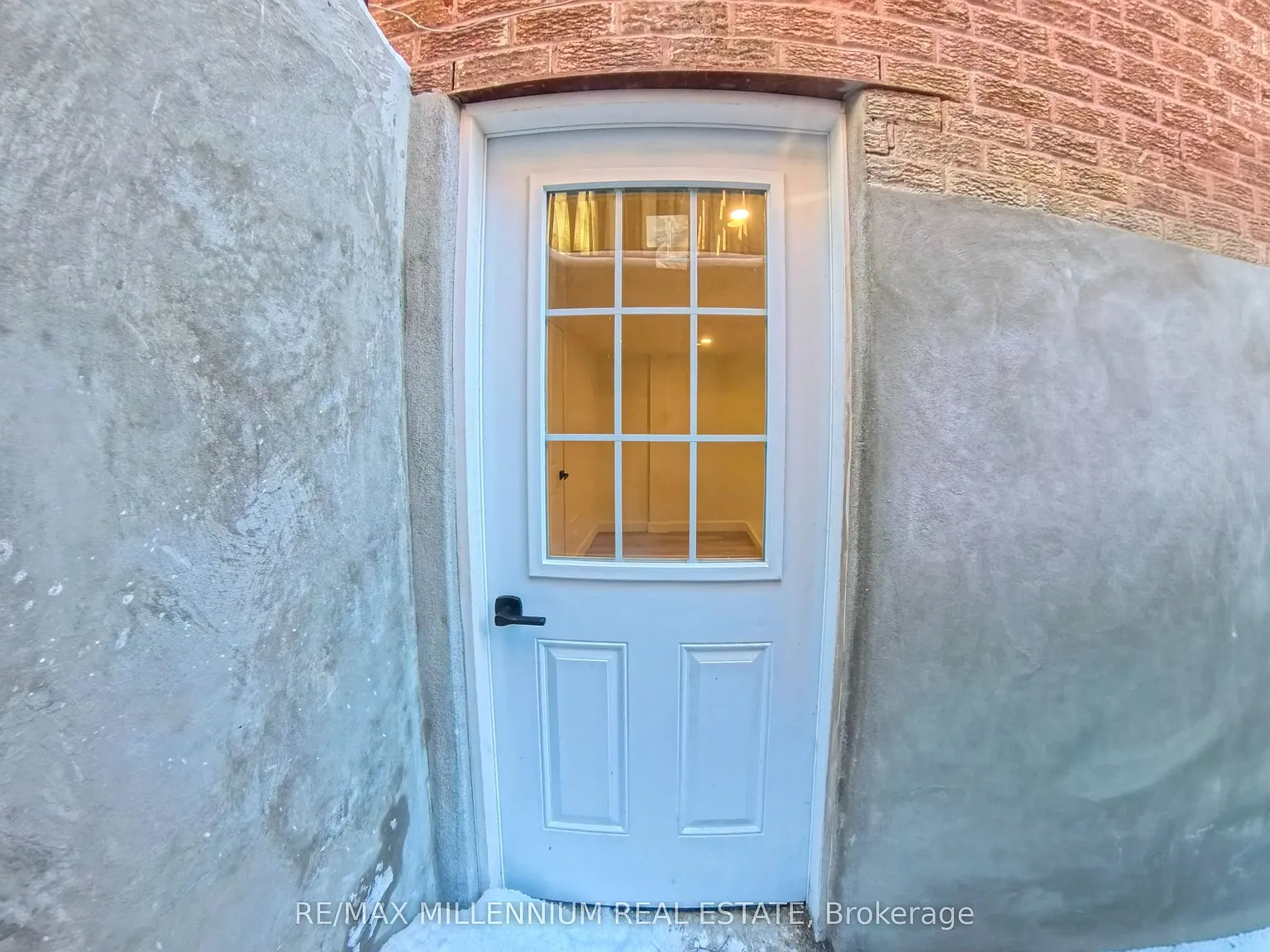 3 bed, $2,100 — Photo 4