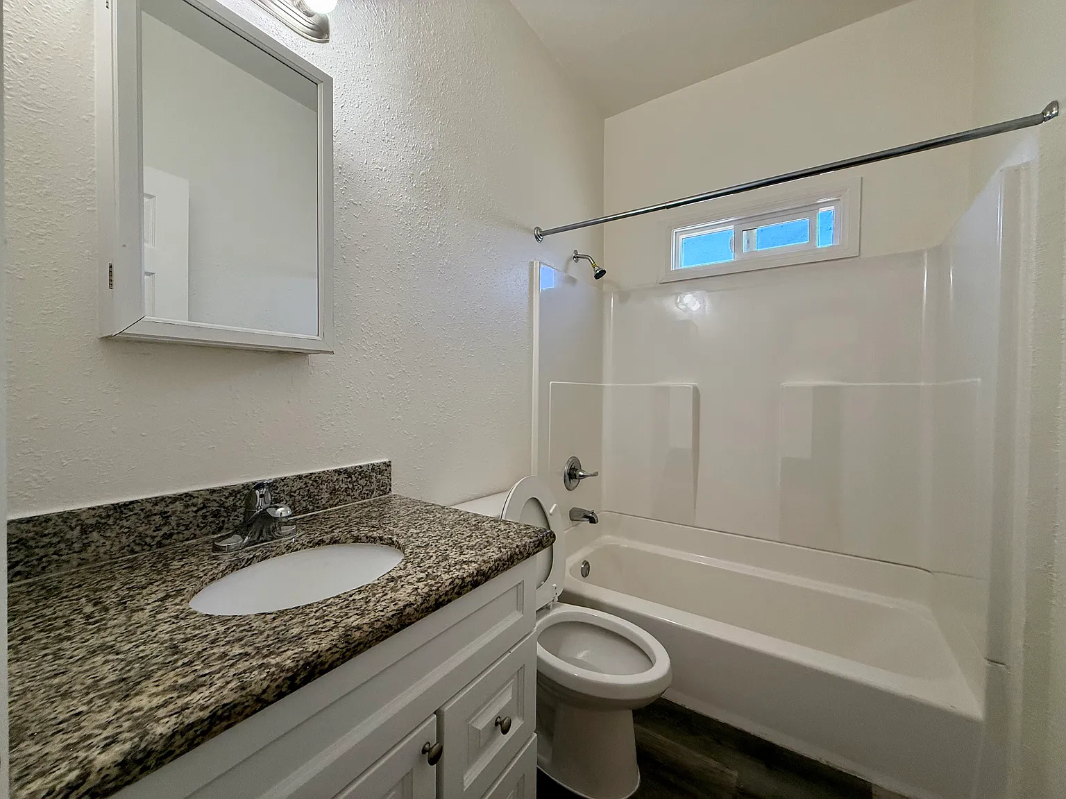 Studio, 550 sqft, $1,425 — Photo 2