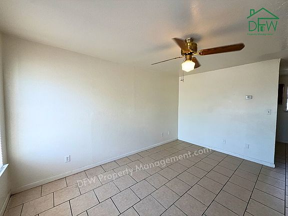 4th image of 807 W Walnut St #C2