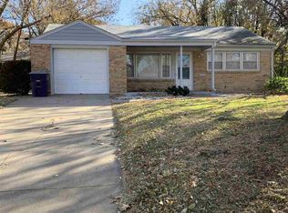 1508 Hillcrest Dr, Manhattan, KS 66502