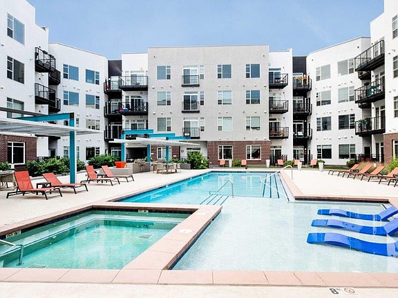 1000 South Broadway Apartments Pool