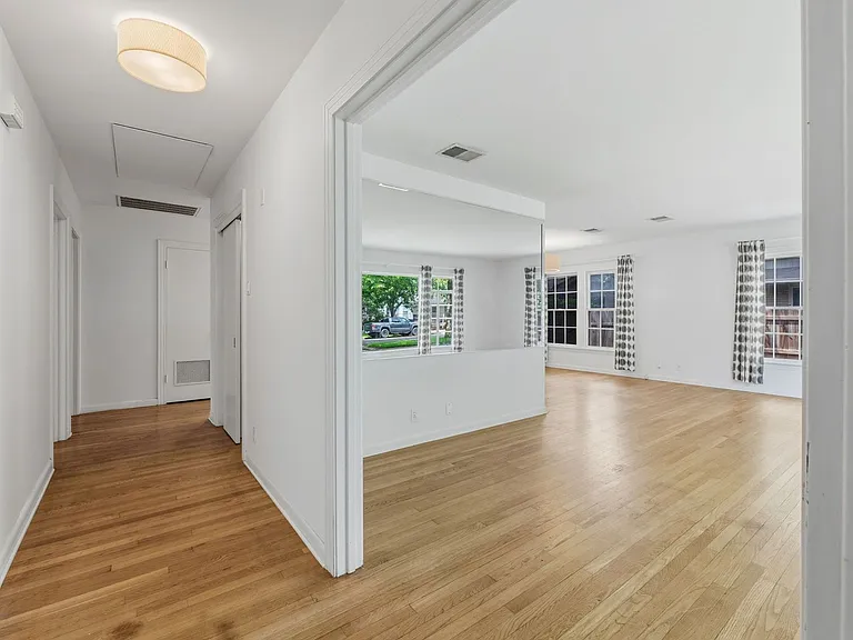 3810 Avenue H — Photo 19