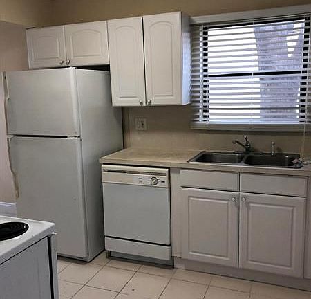 3rd image of 5939 Forest Hill Blvd APT 101